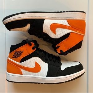 Air Jordan 1 Mid